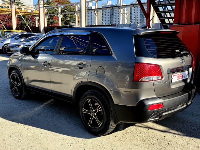 2011 KIA SORENTO R